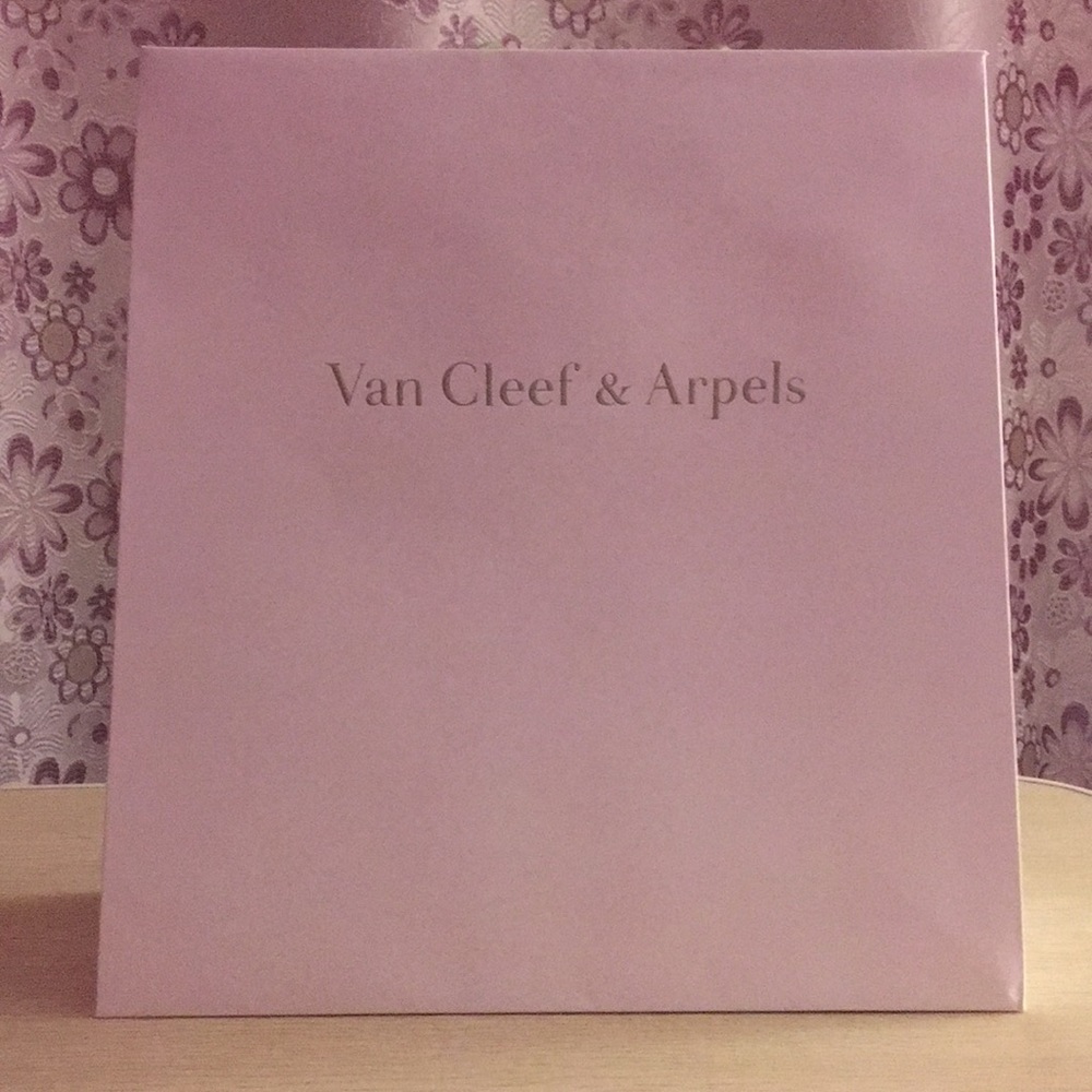 Authentic Van Cleef & Arpels shopping bag